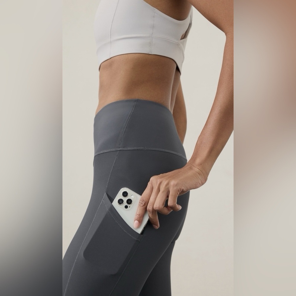NWOT - Athleta Interval Stash High Rise 7/8 Legging in Slate Blue - Size XS - Picture 5 of 8